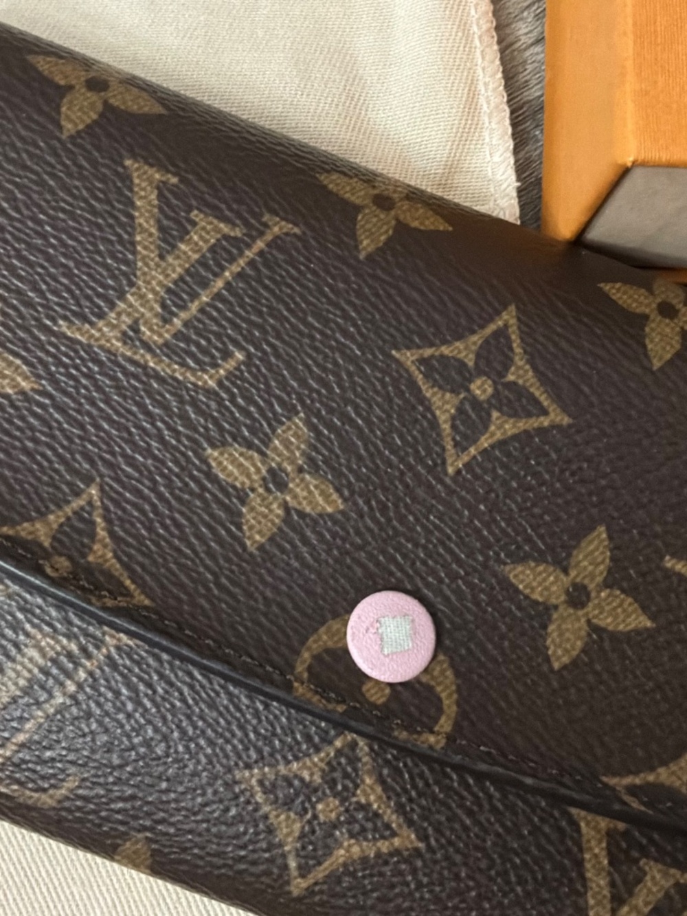 Authentic Louis Vuitton Wallet with pink leather inside - Picture 5 of 5